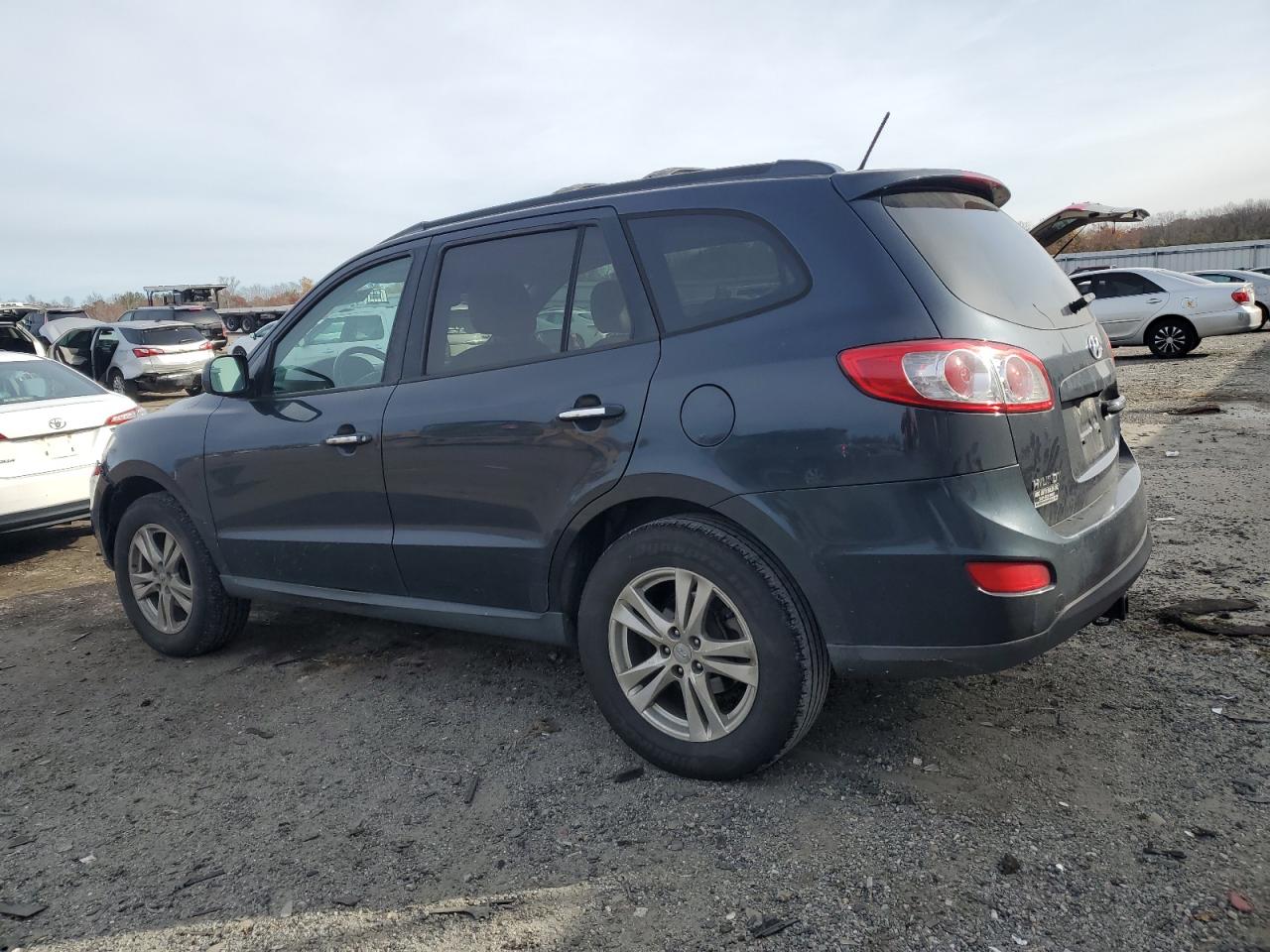 2011 Hyundai Santa Fe - Image 2