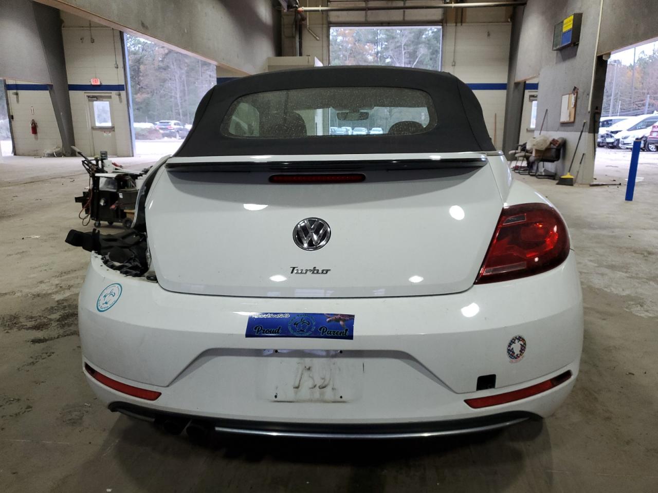 2017 Volkswagen Beetle - Image 6