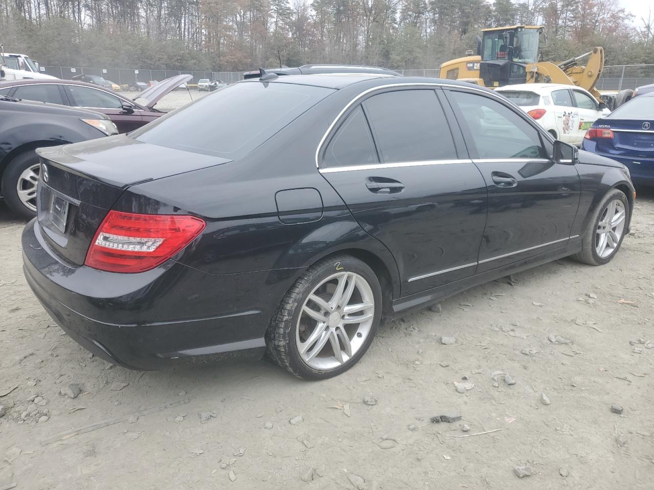 VIN WDDGF4HB2DA840507 2013 MERCEDES-BENZ C-CLASS no.3