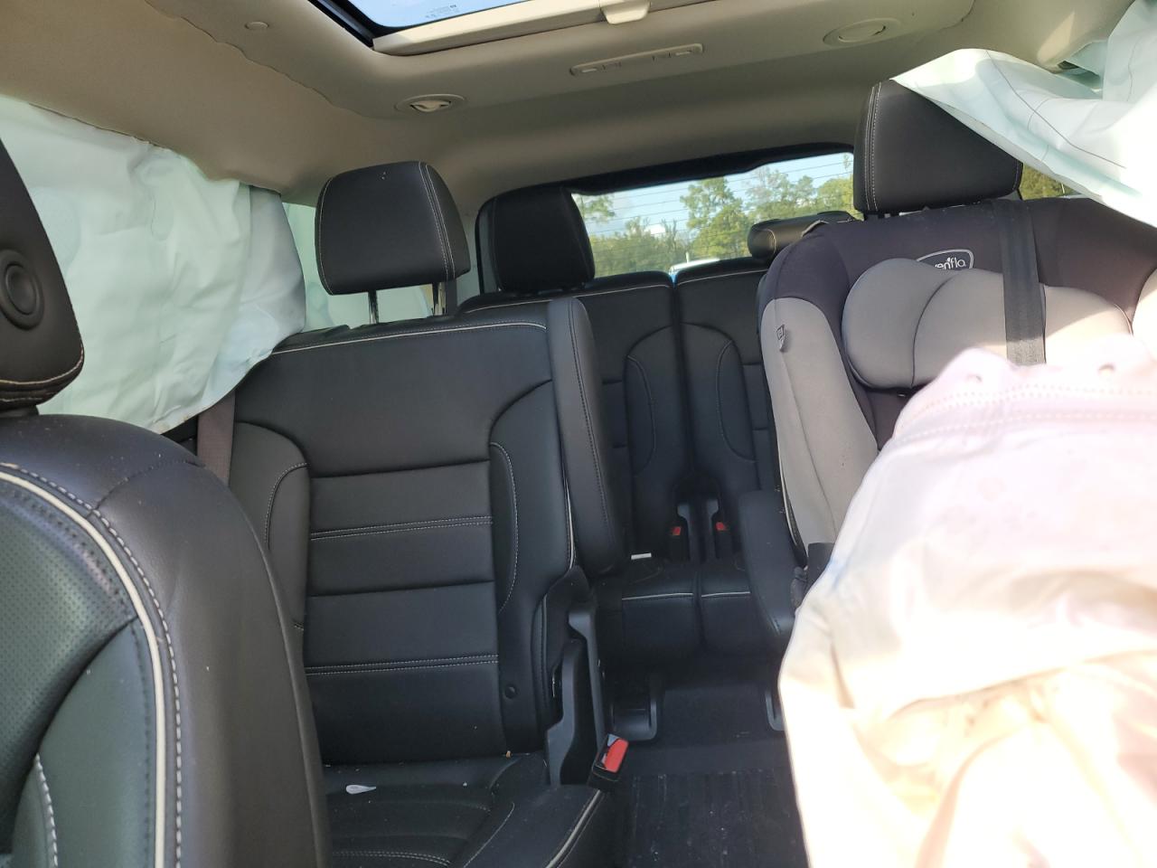 2021 GMC Acadia - Image 10