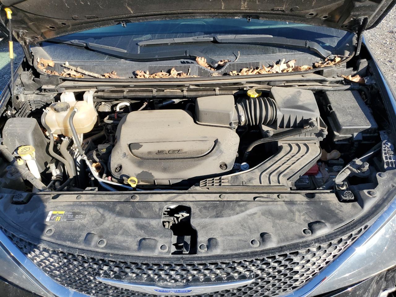 2020 Chrysler Voyager - Image 12