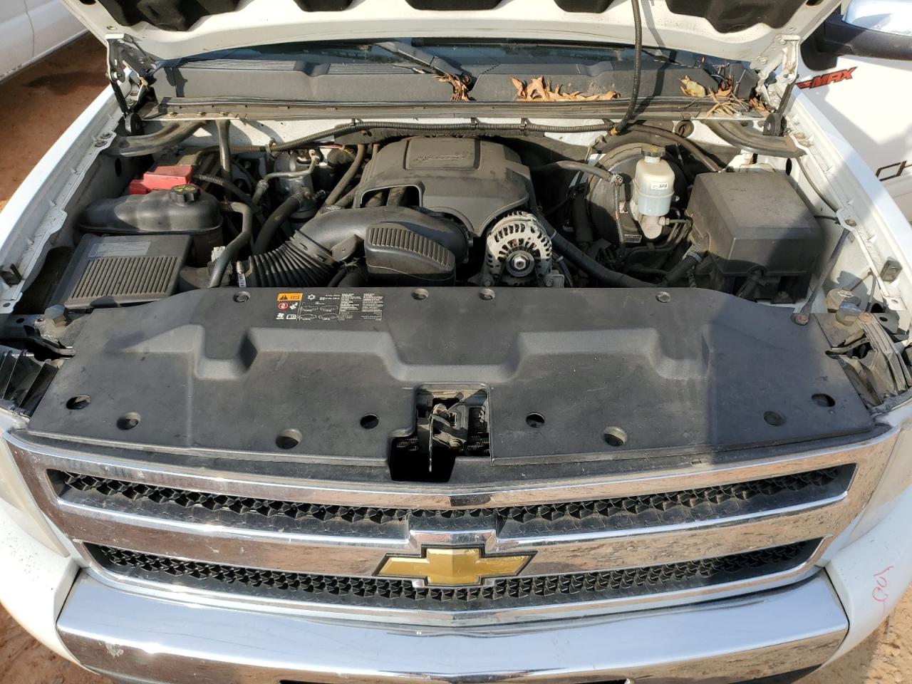 2011 Chevrolet Silverado - Image 11