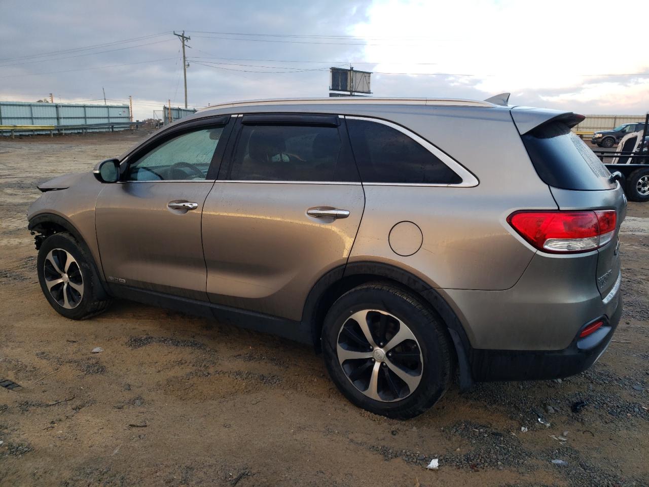 2017 Kia Sorento - Image 2
