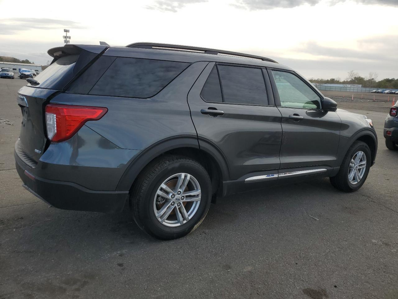 2020 Ford Explorer - Image 3