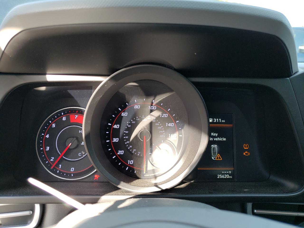 2023 Hyundai Elantra - Image 9