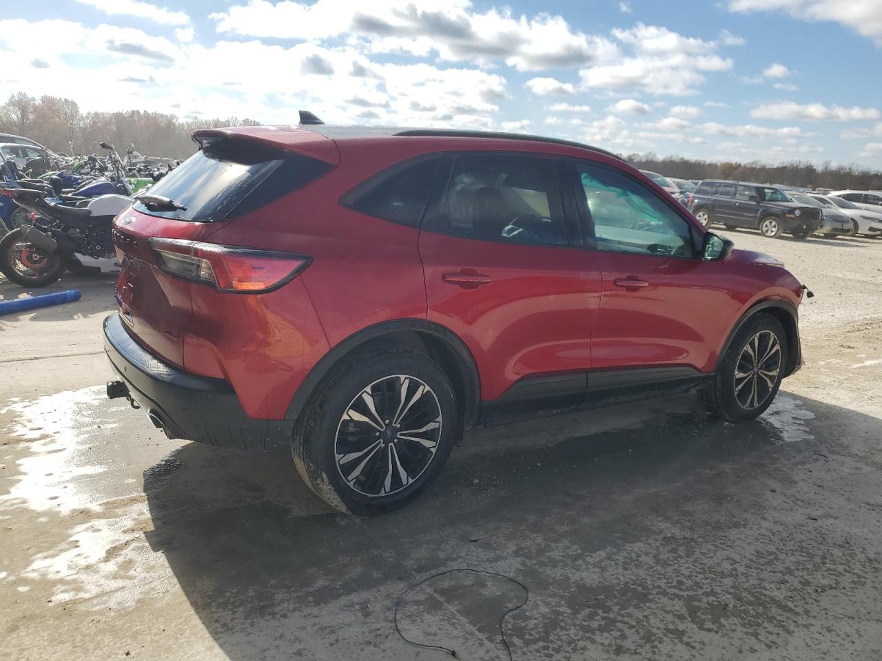 2022 Ford Escape - Image 3