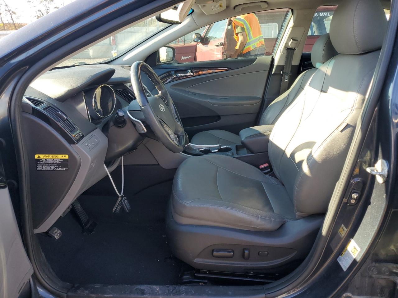 2011 Hyundai Sonata - Image 7