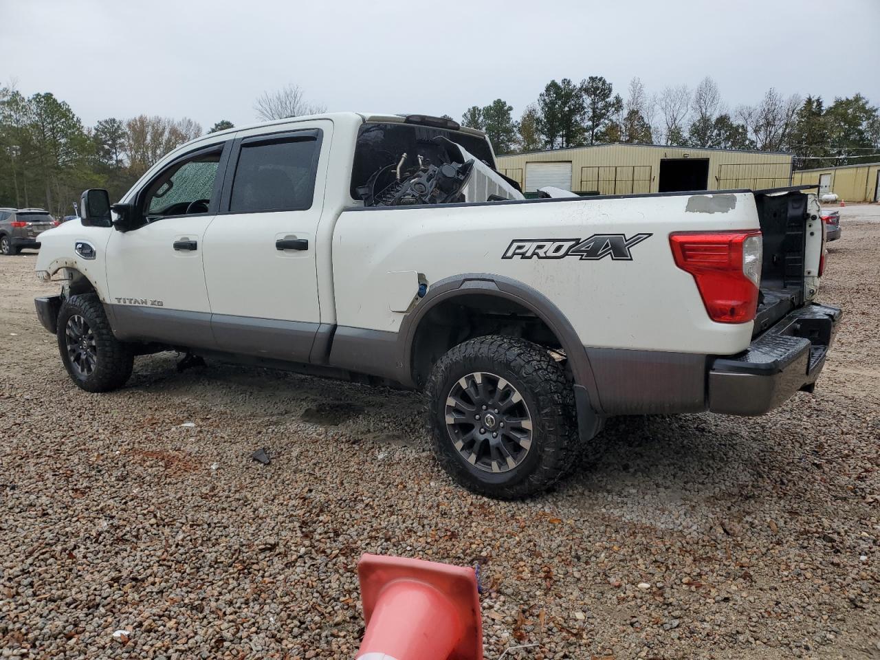 2017 Nissan Titan - Image 2