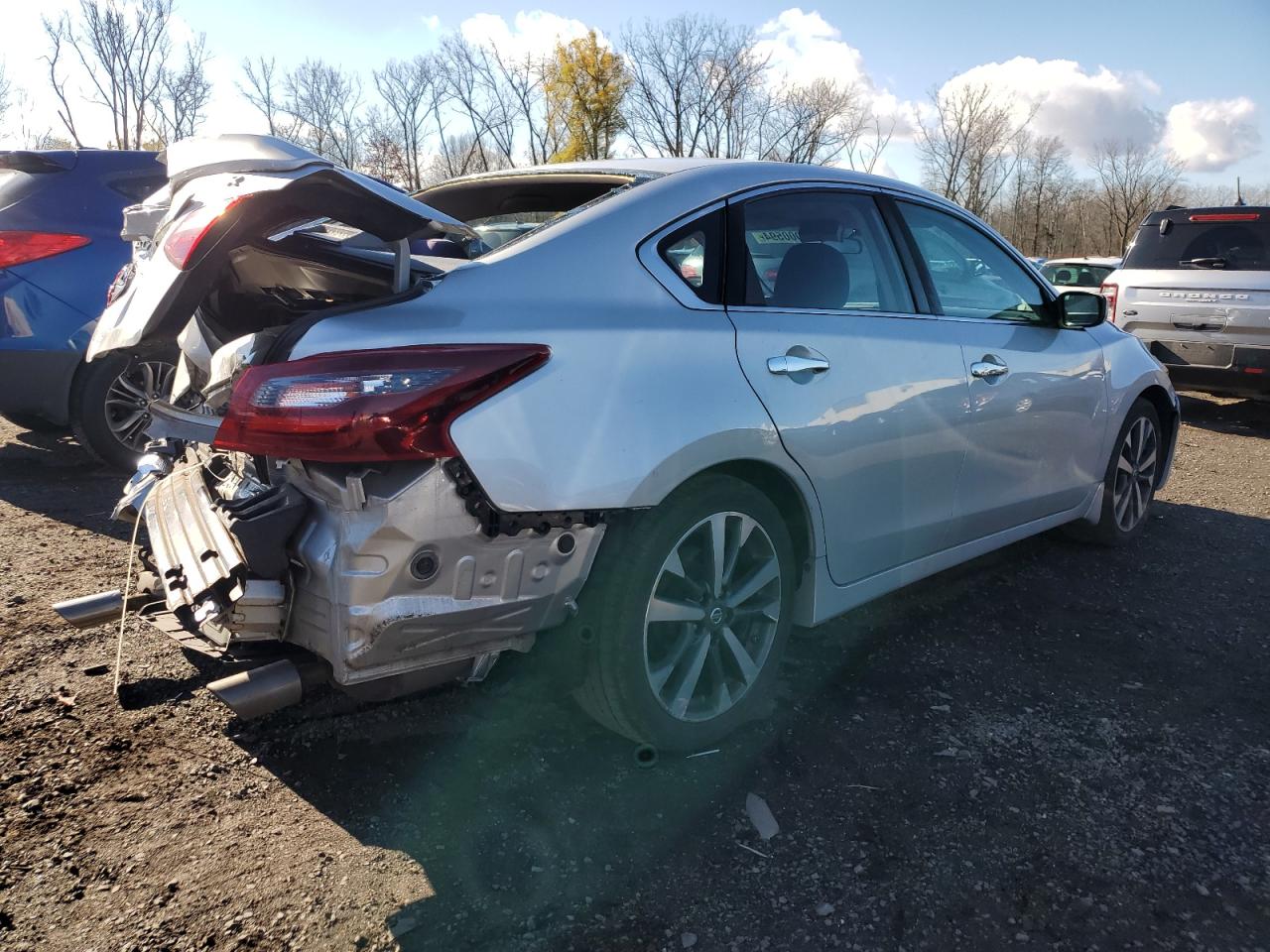 2017 Nissan Altima - Image 3