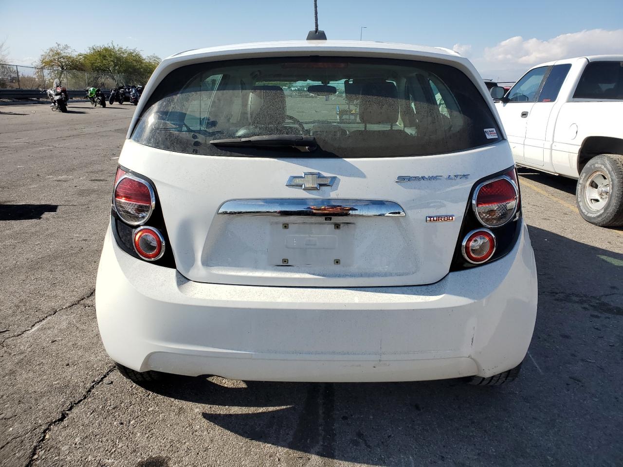 VIN 1G1JE6SB1F4212584 2015 CHEVROLET SONIC no.6