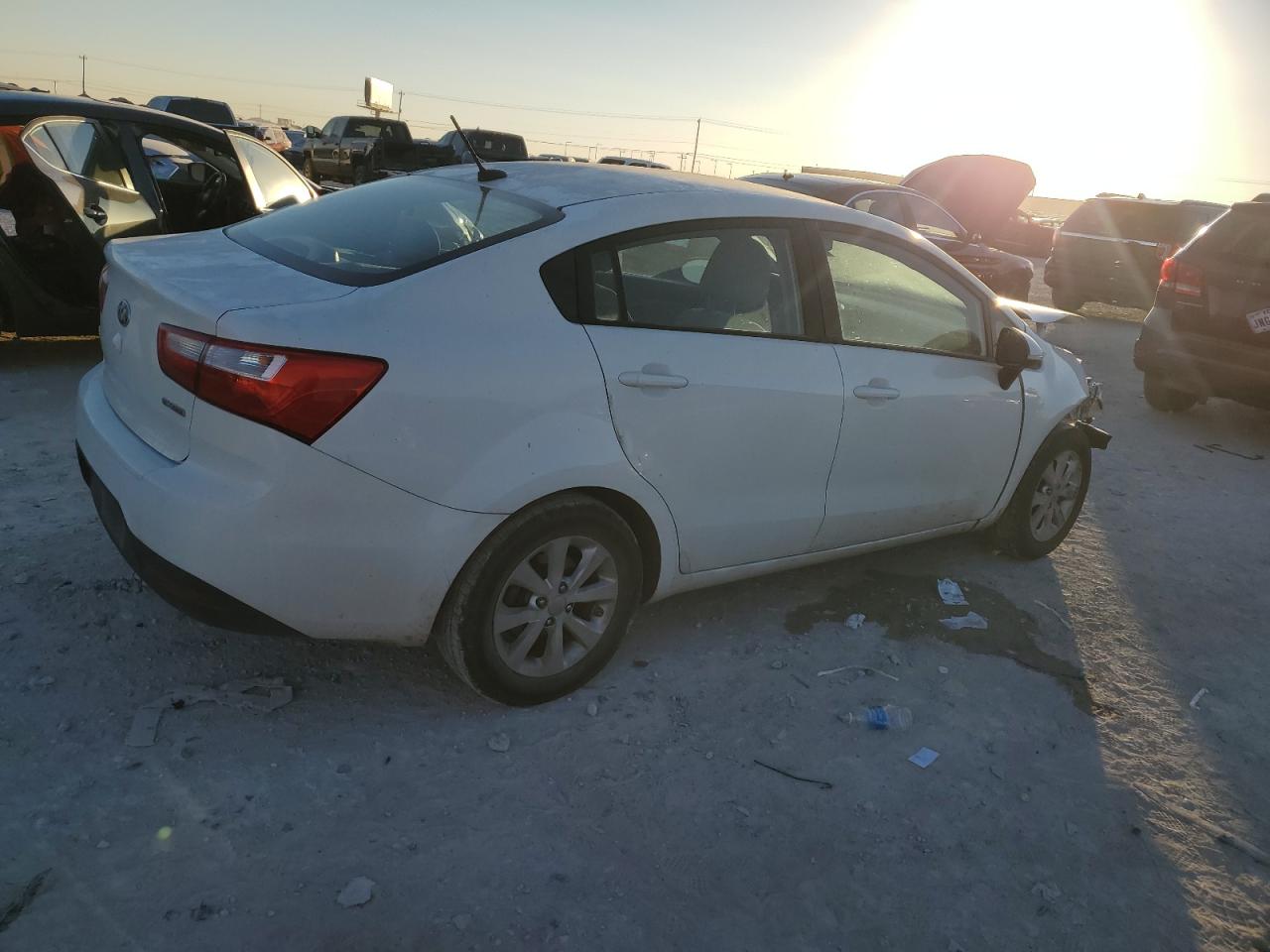 2015 Kia Rio - Image 3