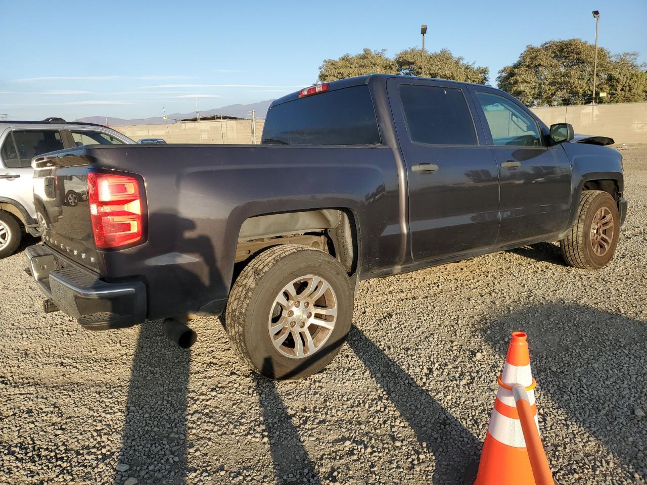 2015 Chevrolet Silverado - Image 3