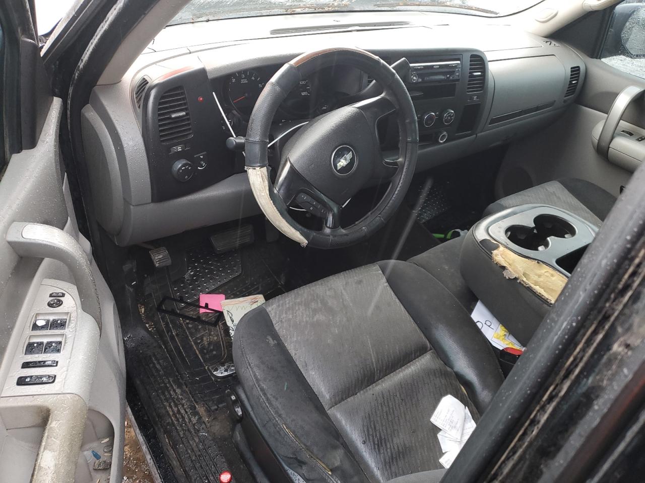 2007 Chevrolet Silverado - Image 8