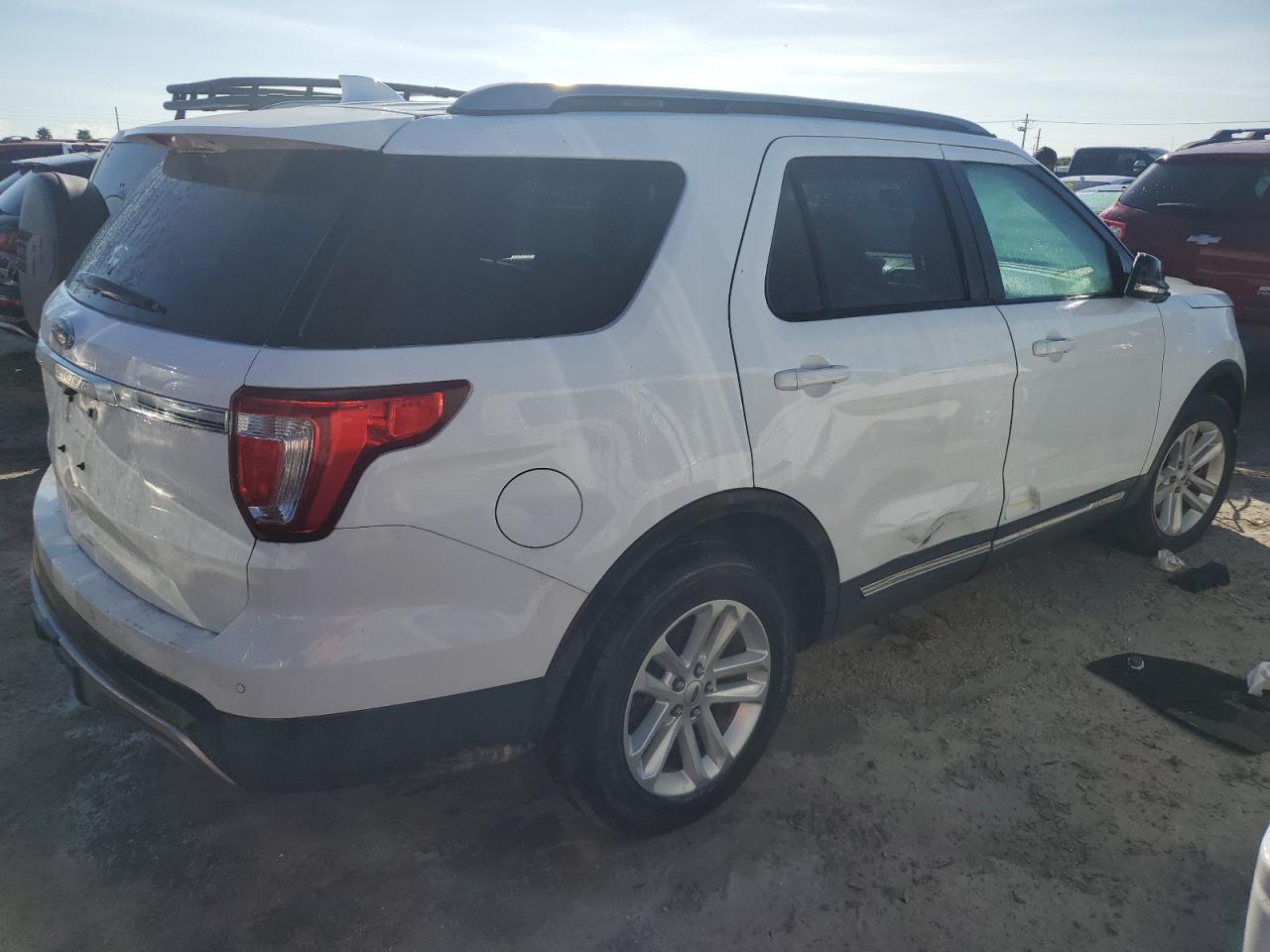 2016 Ford Explorer - Image 3
