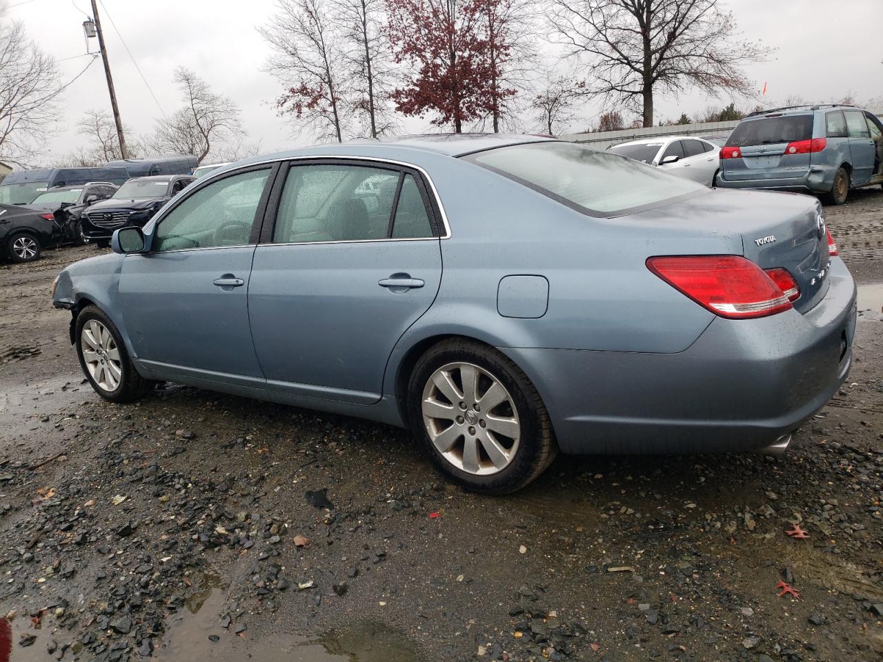 2006 Toyota Avalon - Image 2