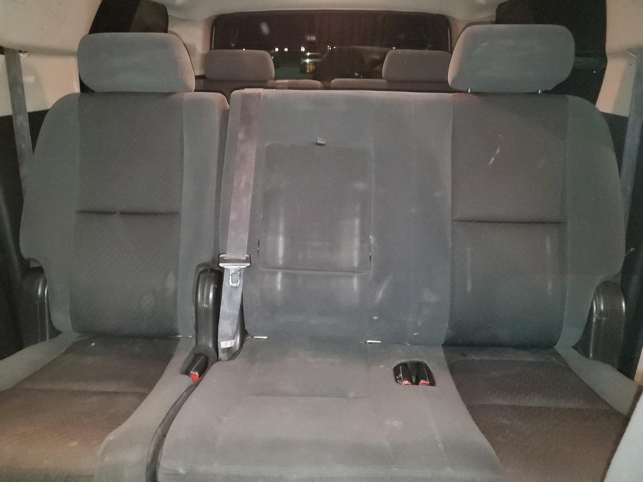2009 Chevrolet Suburban - Image 10