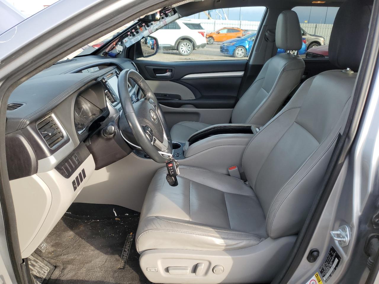 2016 Toyota Highlander - Image 7