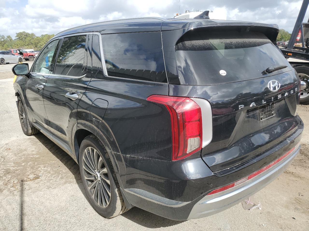 2023 Hyundai Palisade - Image 2