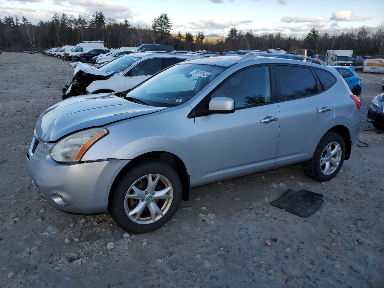 2010 Nissan Rogue - Image 1