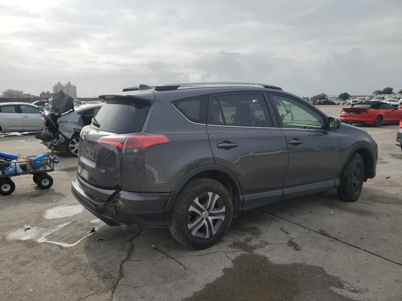 VIN JTMZFREV3HJ701815 2017 TOYOTA RAV4 no.3