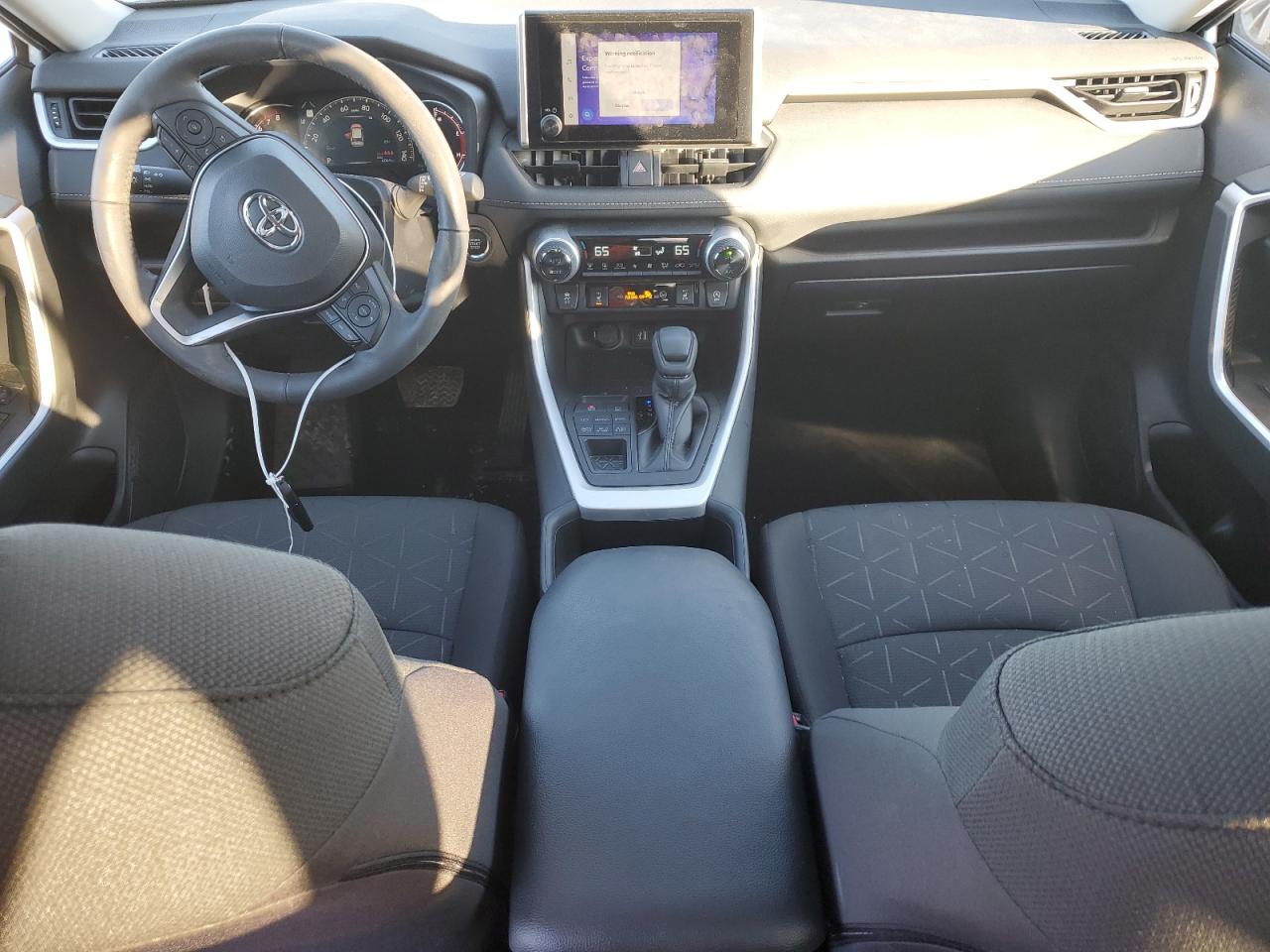 2024 Toyota RAV 4 - Image 8