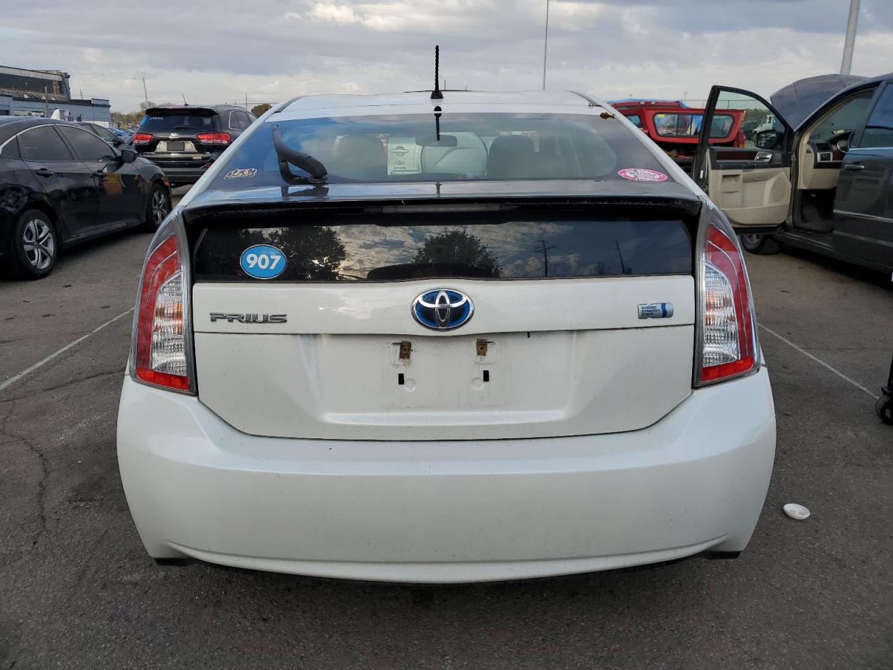 VIN JTDKN3DU6E1766177 2014 TOYOTA PRIUS no.6