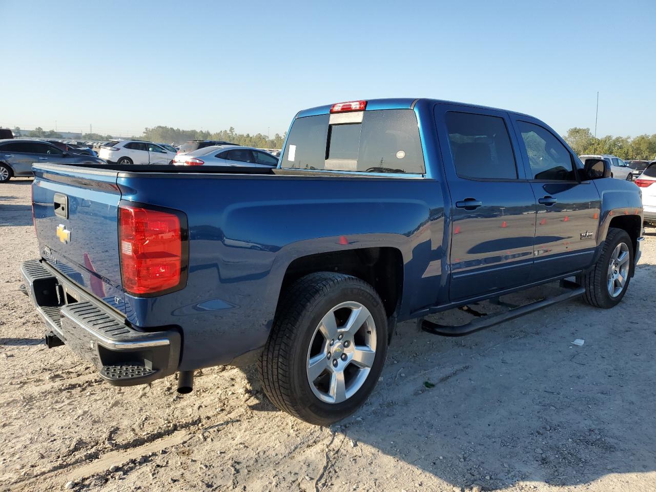 2015 Chevrolet Silverado - Image 3