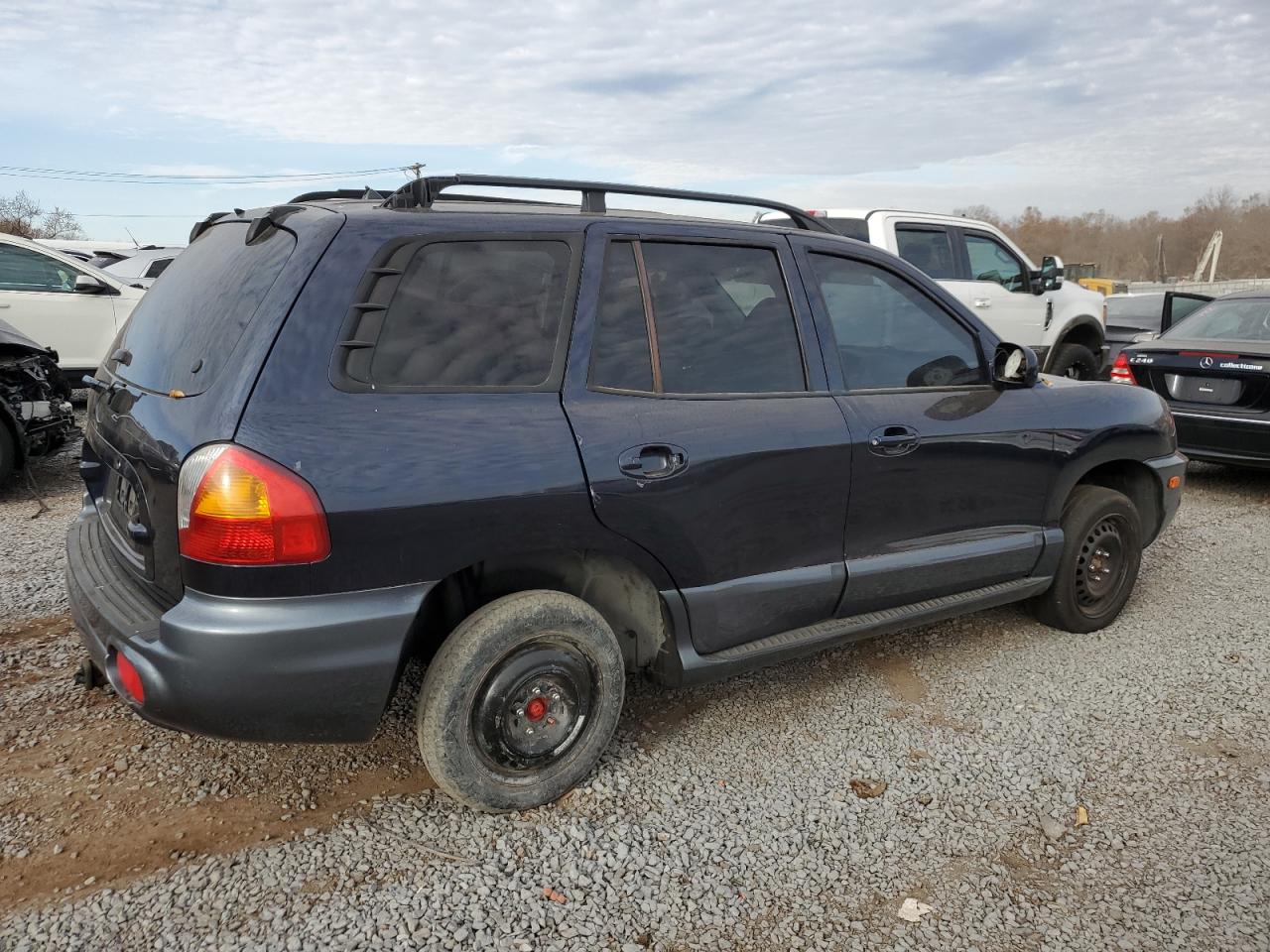 2004 Hyundai Santa Fe - Image 3