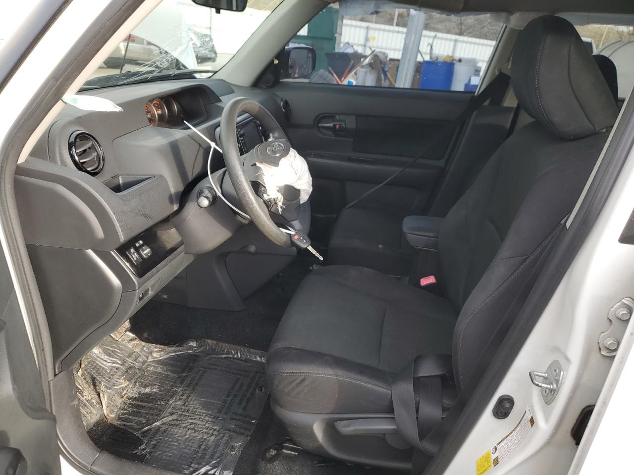 2014 Scion xB - Image 7
