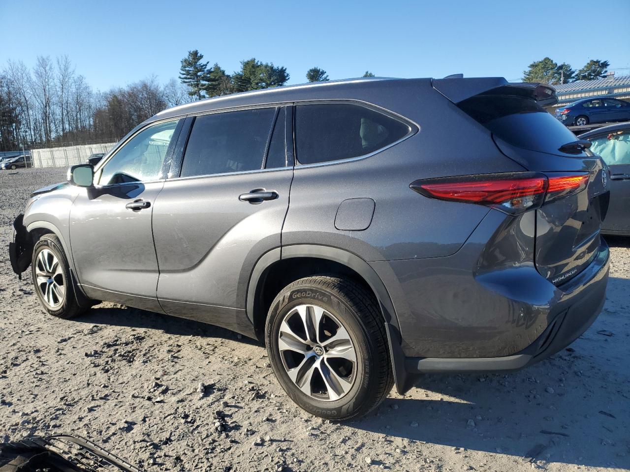 2021 Toyota Highlander - Image 2
