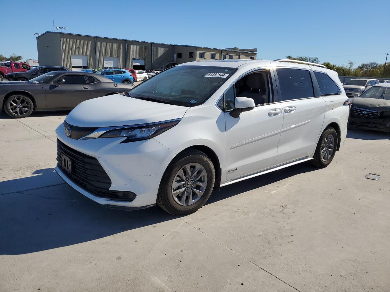 2021 Toyota Sienna - Image 1