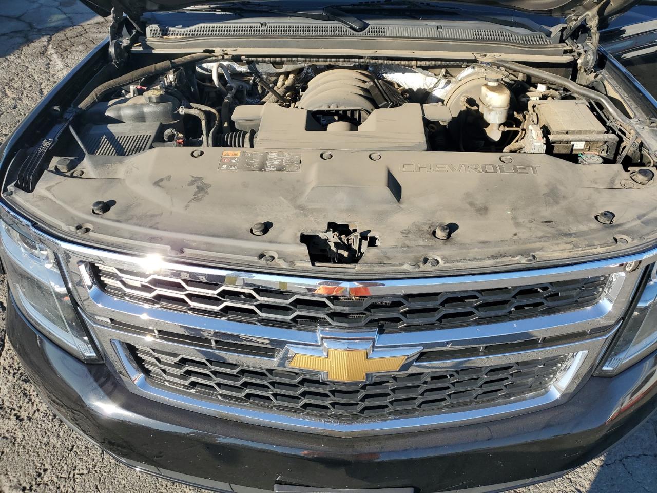2016 Chevrolet Suburban - Image 12