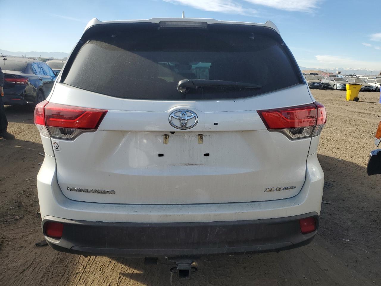 VIN 5TDJZRFH4KS622676 2019 TOYOTA HIGHLANDER no.6