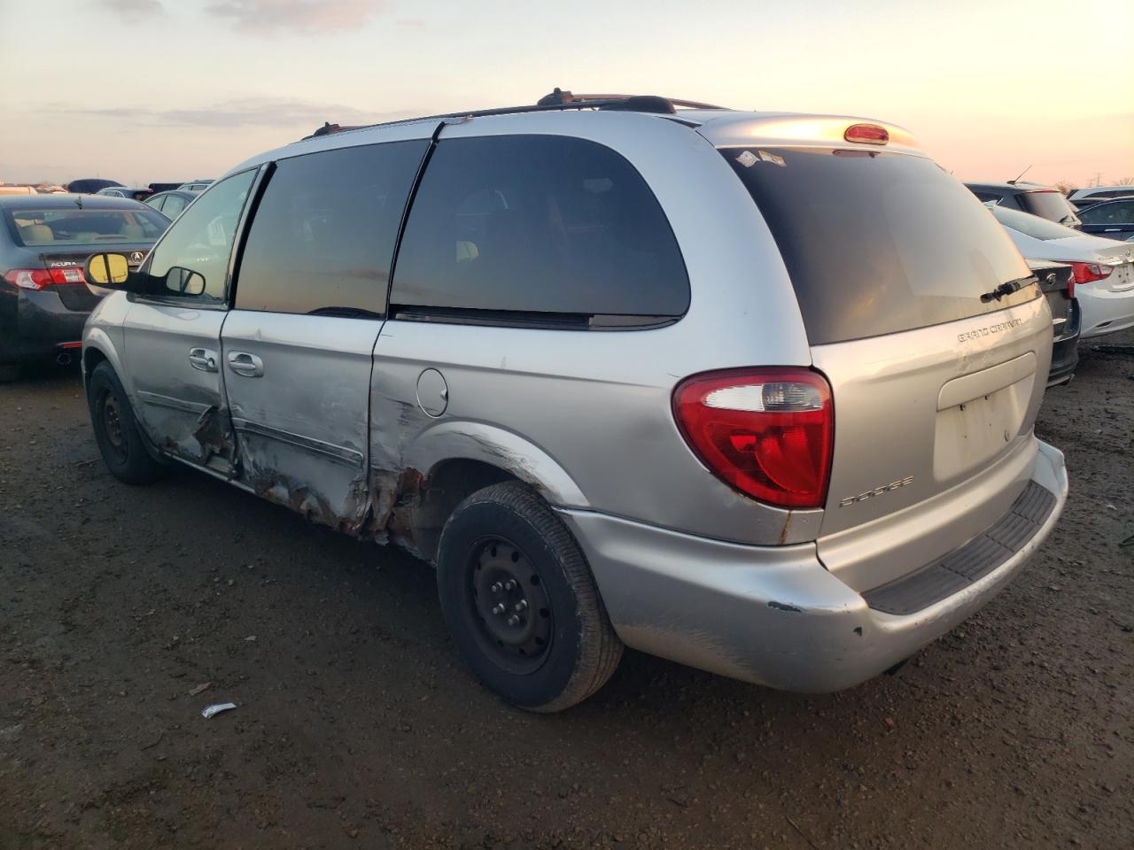 2005 Dodge Caravan - Image 2