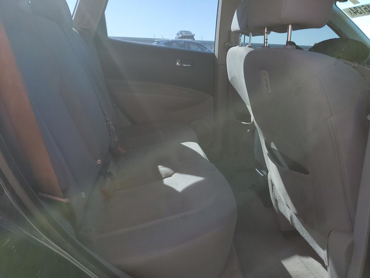 2014 Nissan Rogue - Image 11