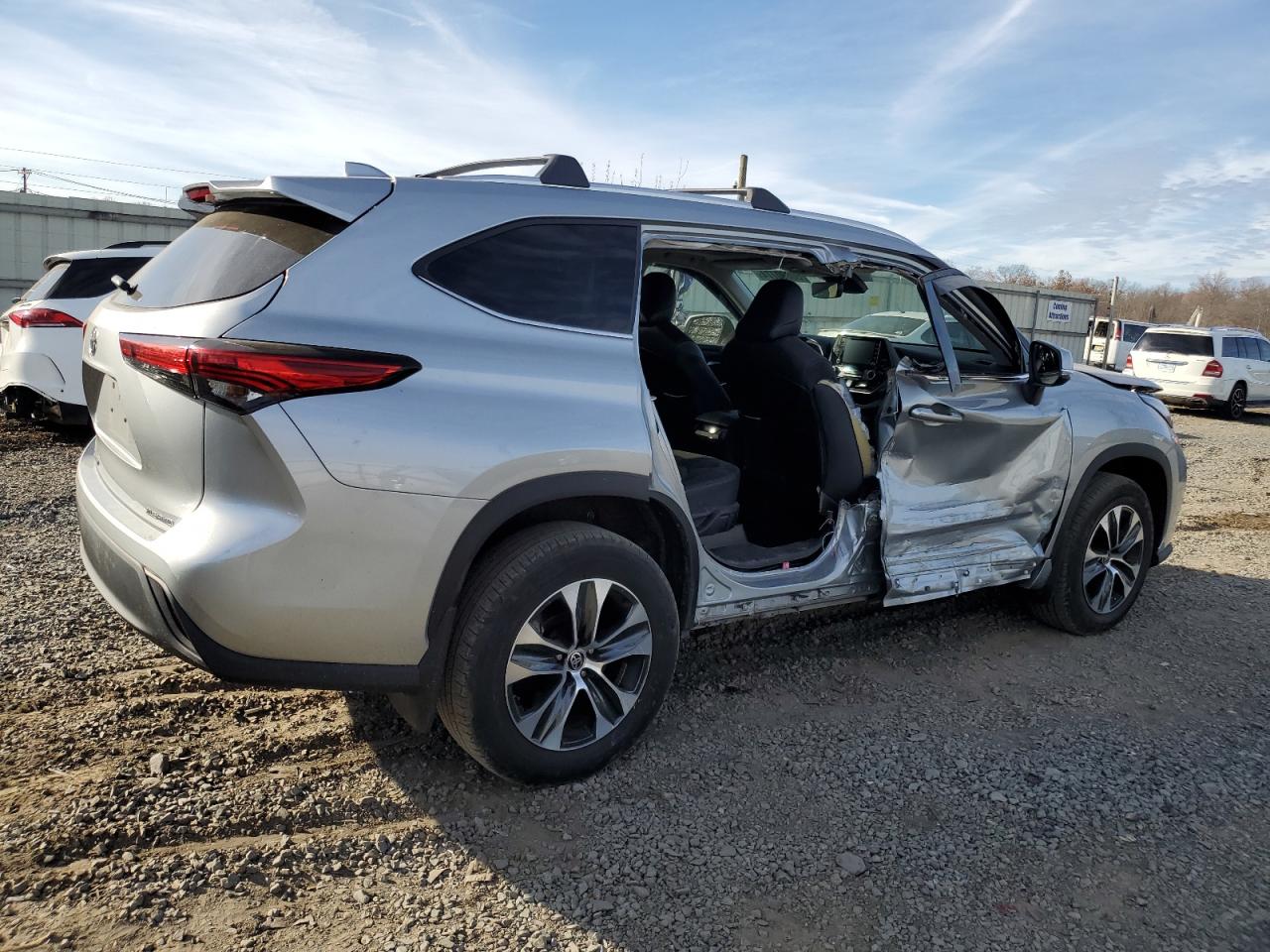 2021 Toyota Highlander - Image 3