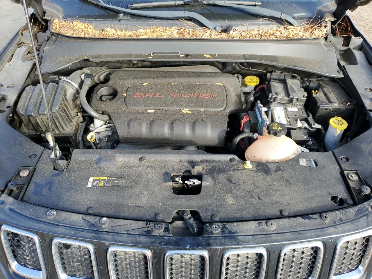 2018 Jeep Compass - Image 12