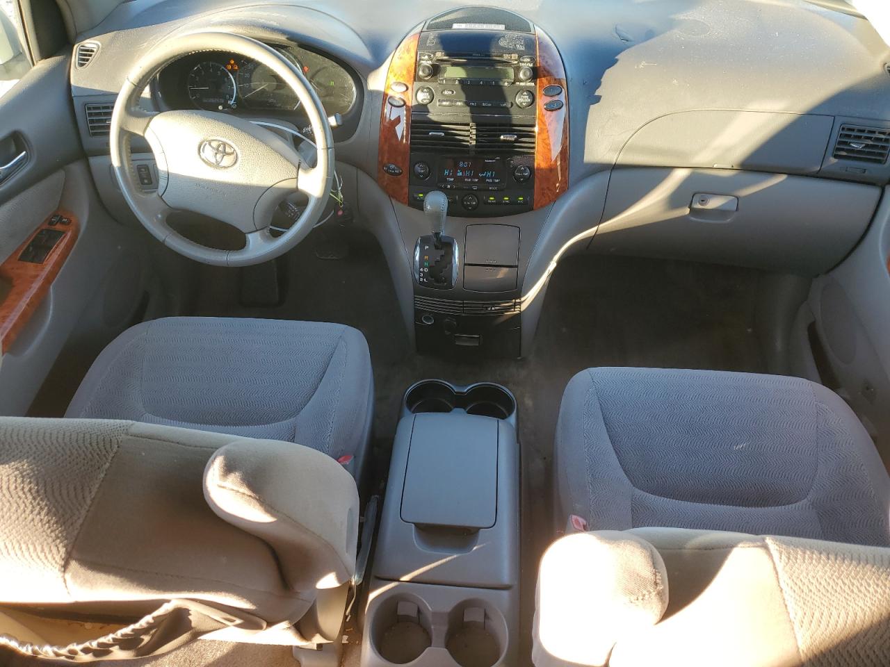 2007 Toyota Sienna - Image 8