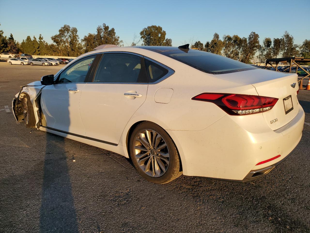 2015 Hyundai Genesis - Image 2