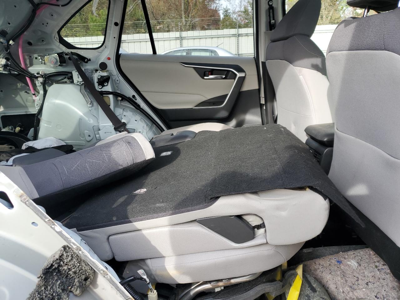 2019 Toyota RAV 4 - Image 11