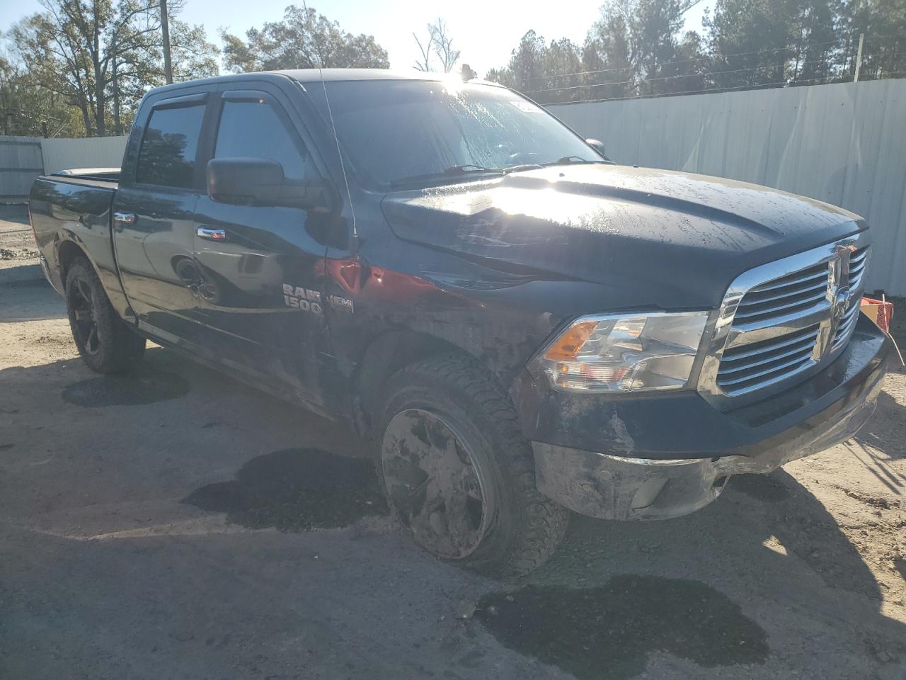 2016 RAM 1500 - Image 4