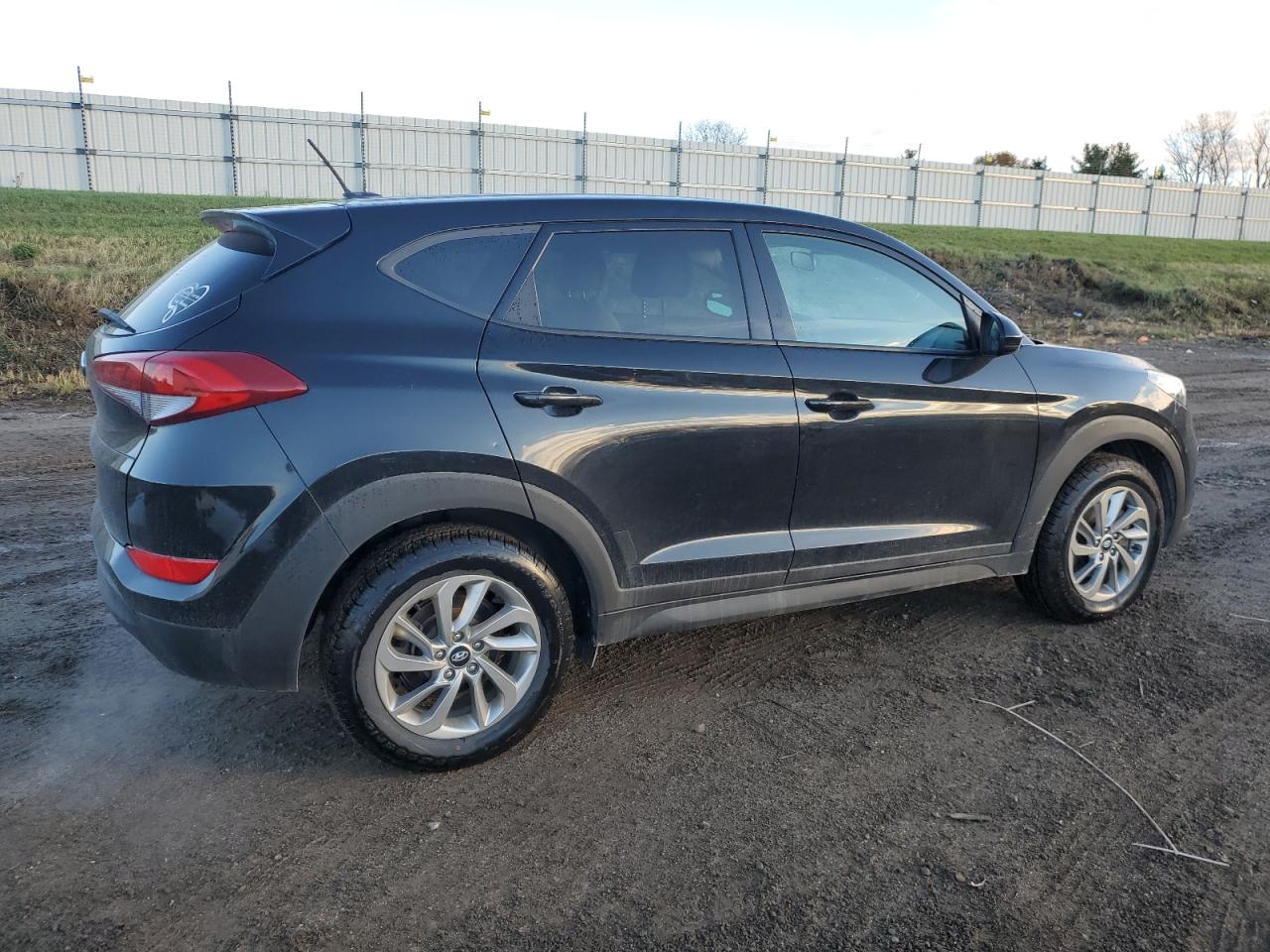 2017 Hyundai Tucson - Image 3