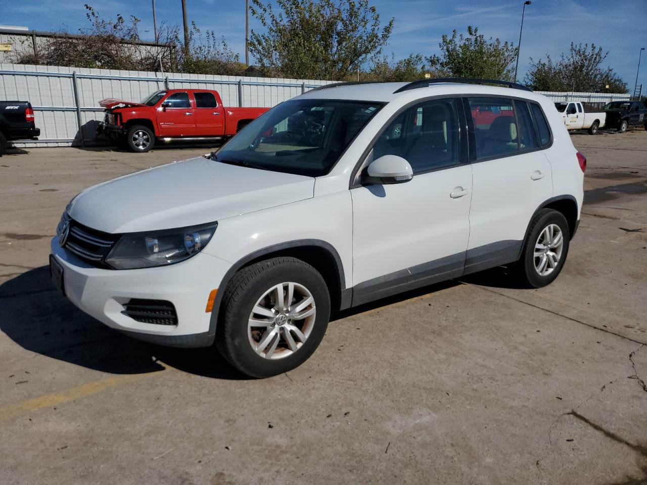 2016 Volkswagen Tiguan - Image 1