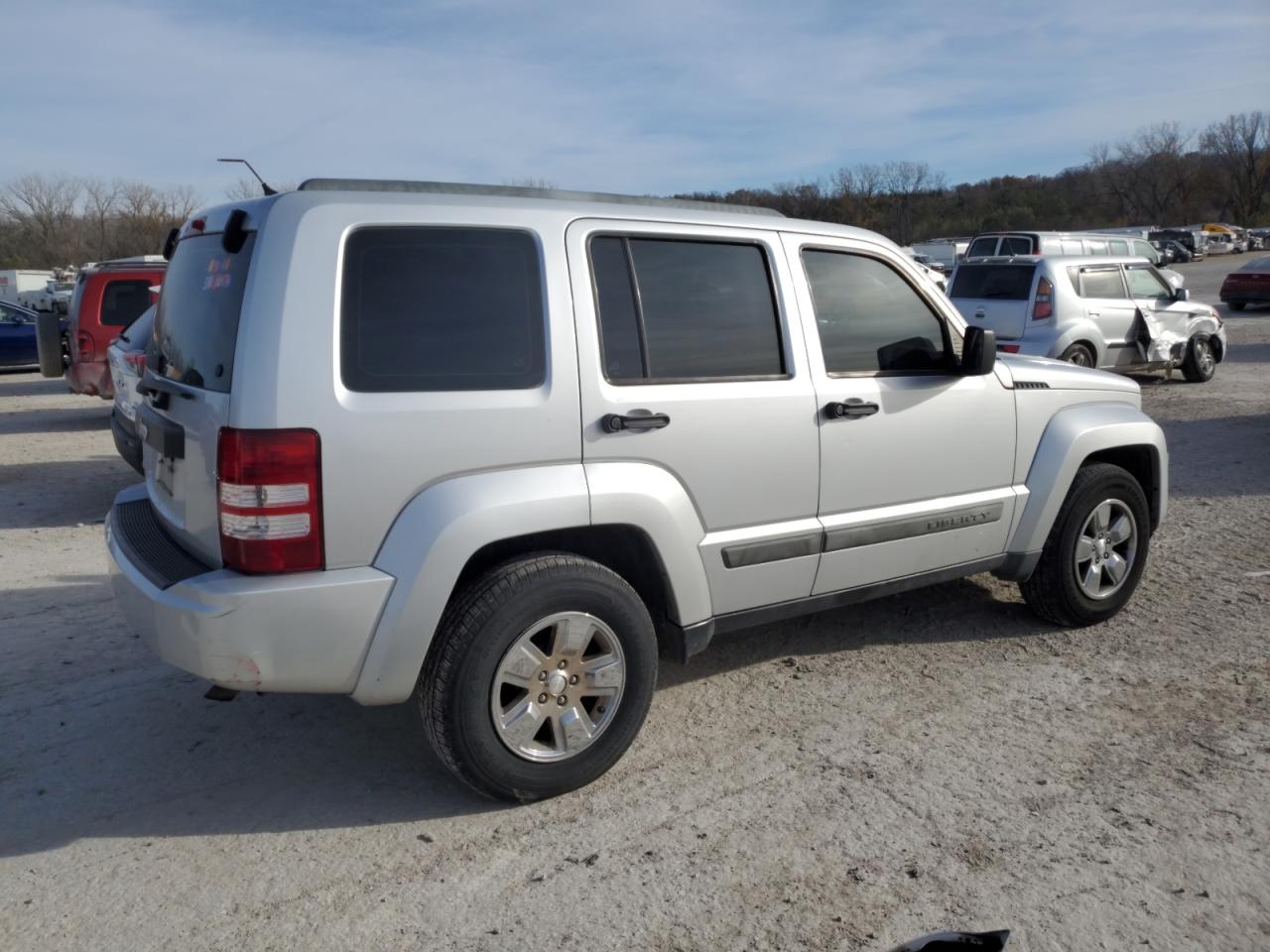 2011 Jeep Liberty (North America) - Image 3