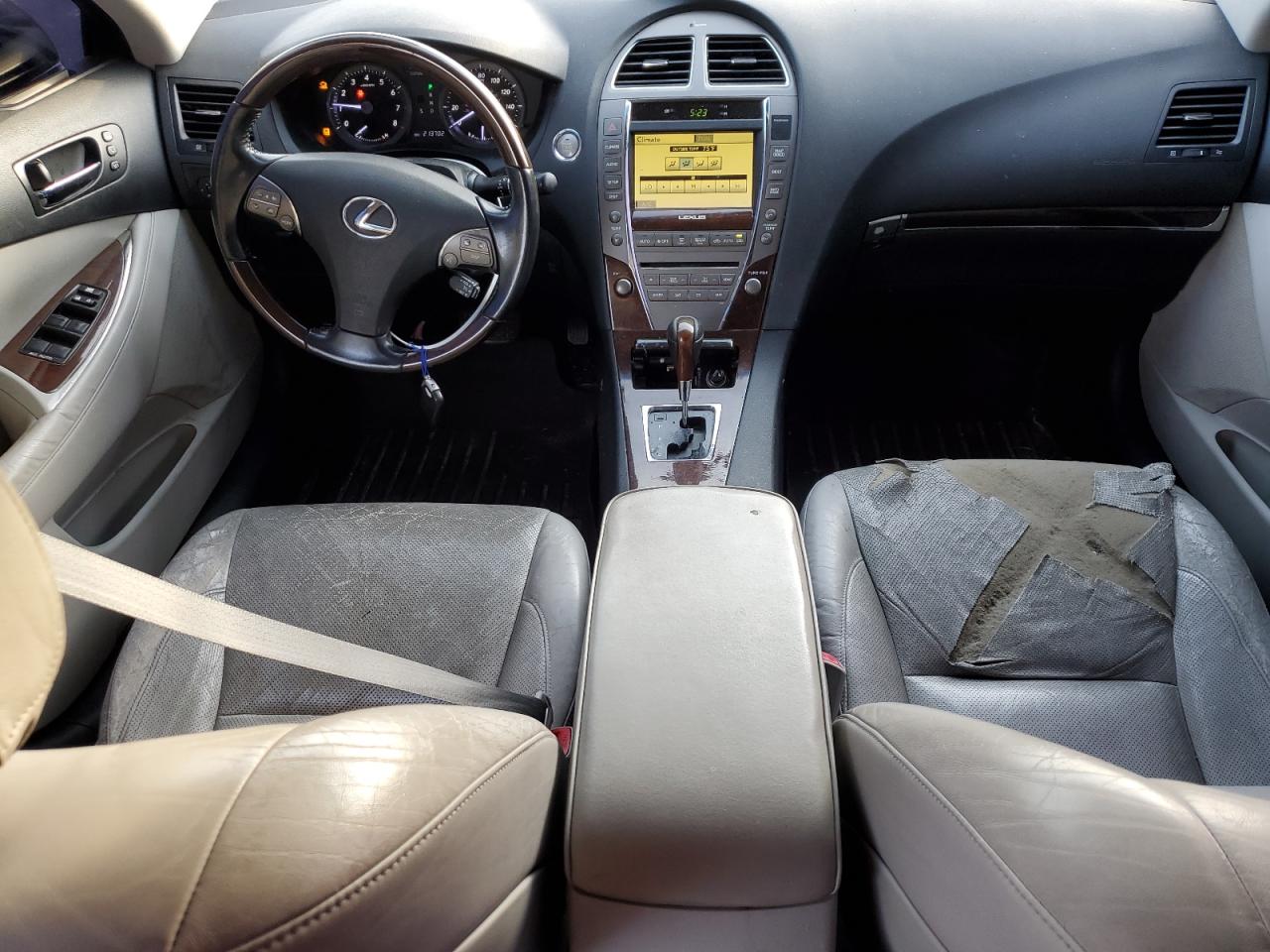 2011 Lexus ES - Image 8
