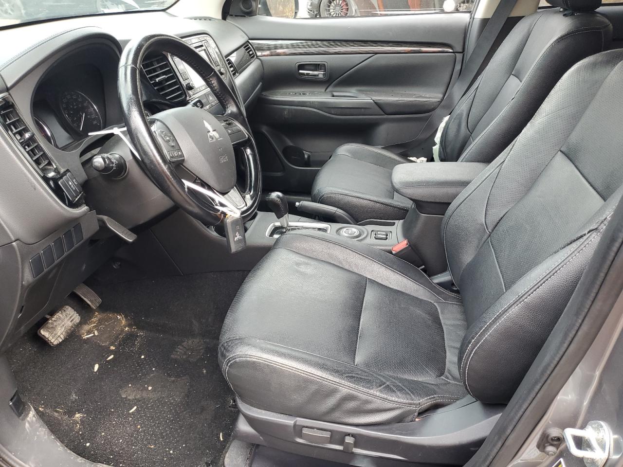 2016 Mitsubishi Outlander - Image 7