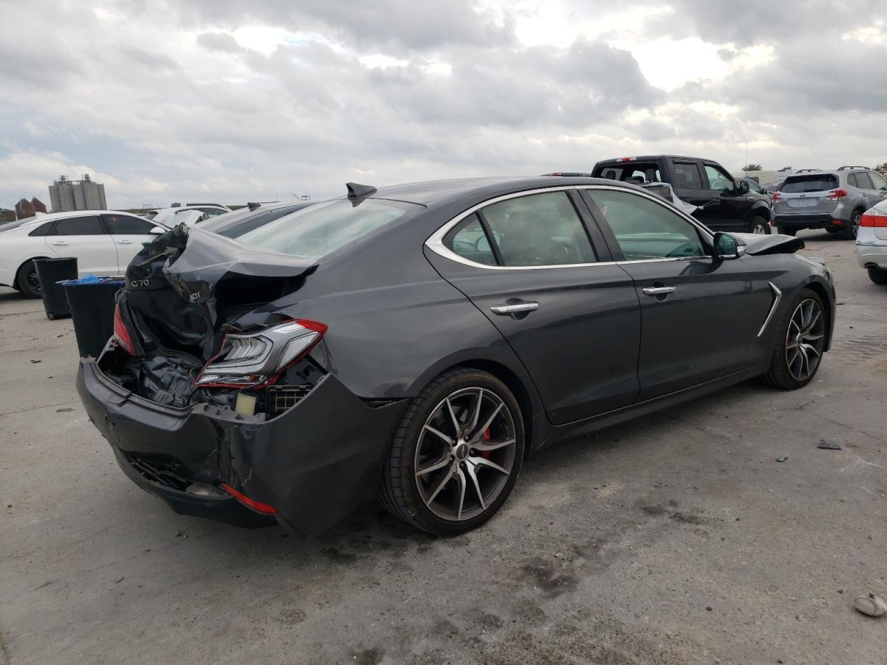 VIN KMTG24LA9KU016408 2019 GENESIS G70 no.3