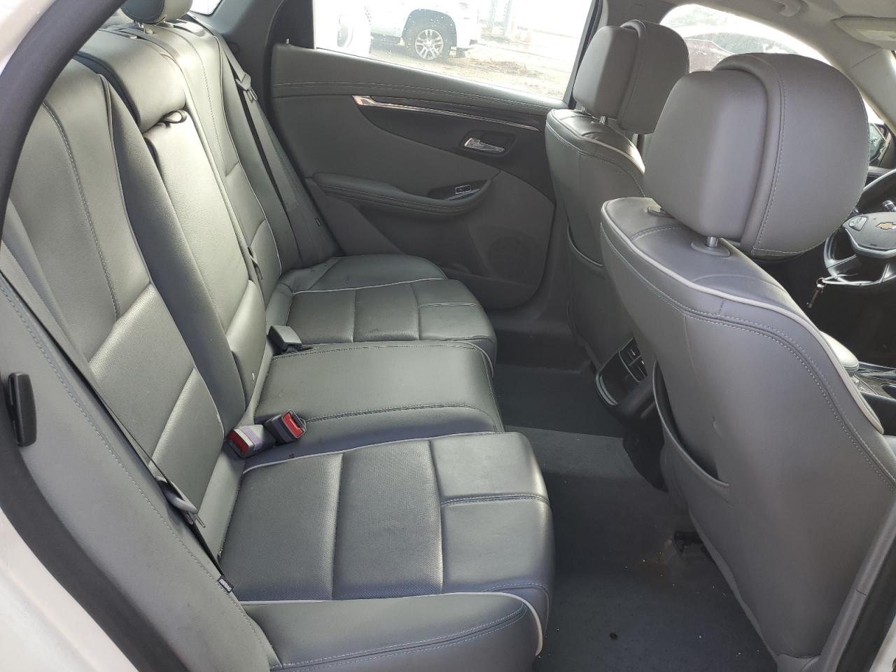2014 Chevrolet Impala - Image 10