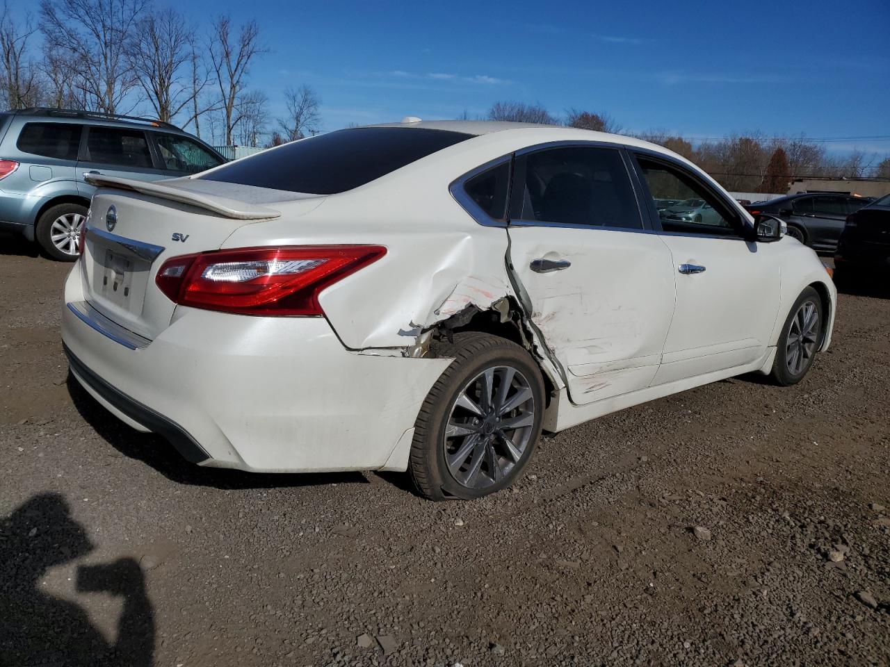 2016 Nissan Altima - Image 3