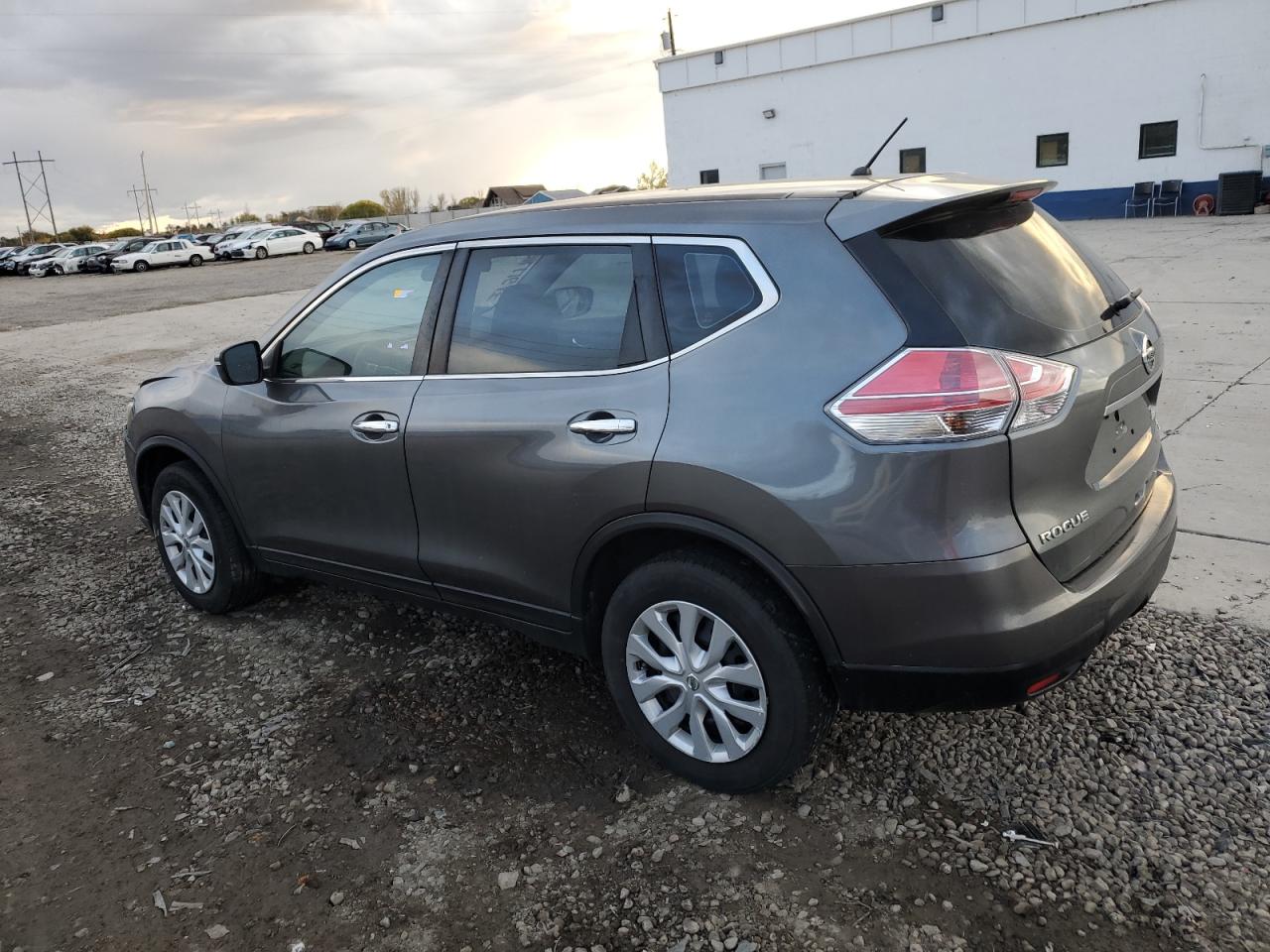 2014 Nissan Rogue - Image 2